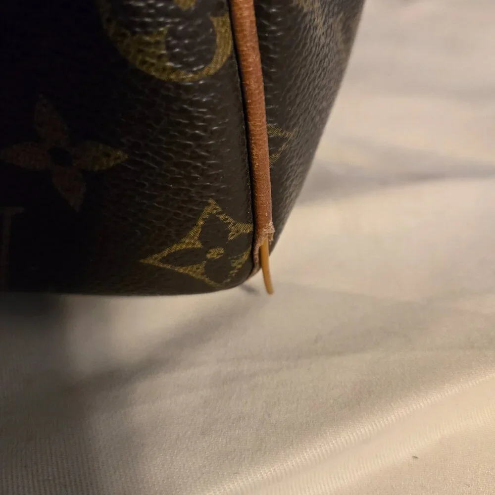 ✨ Authentic LV Monogram Speedy 30 - Iconic Classic! ✨ - Picture 5 of 11